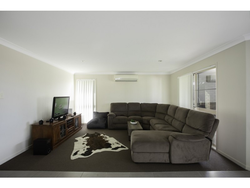 4 Bonney Street, Rural View QLD 4740