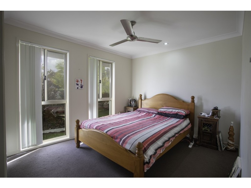 4 Bonney Street, Rural View QLD 4740