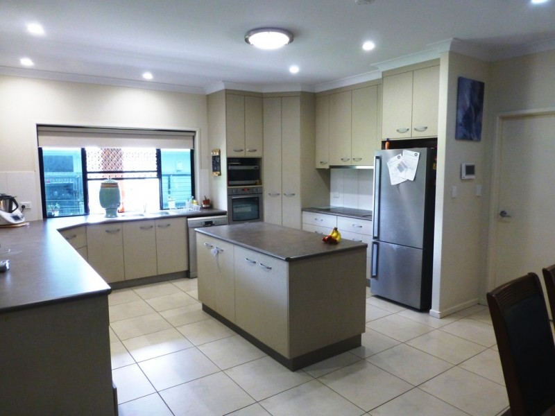 7 Hocking Crescent, Marian QLD 4753