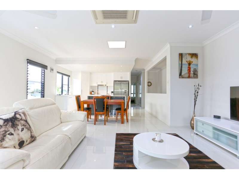 1/86 Binnington Esplanade, East Mackay QLD 4740