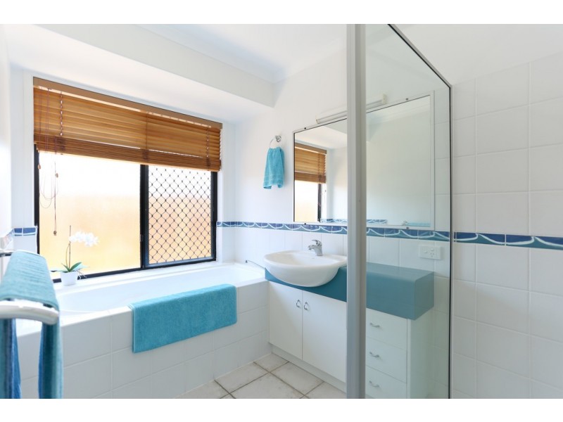 16 Katie Court, Ooralea QLD 4740