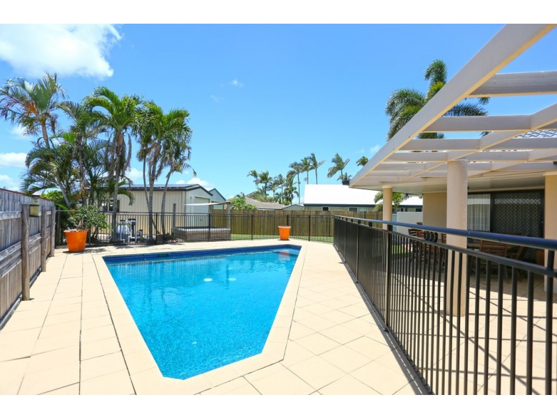 16 Katie Court, Ooralea QLD 4740