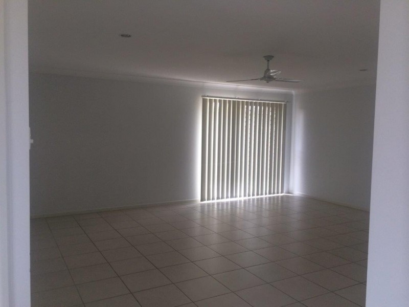 81 Newport Parade, Blacks Beach QLD 4740