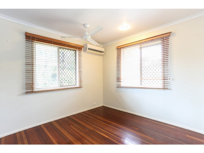 8 Adair Court, Rural View QLD 4740