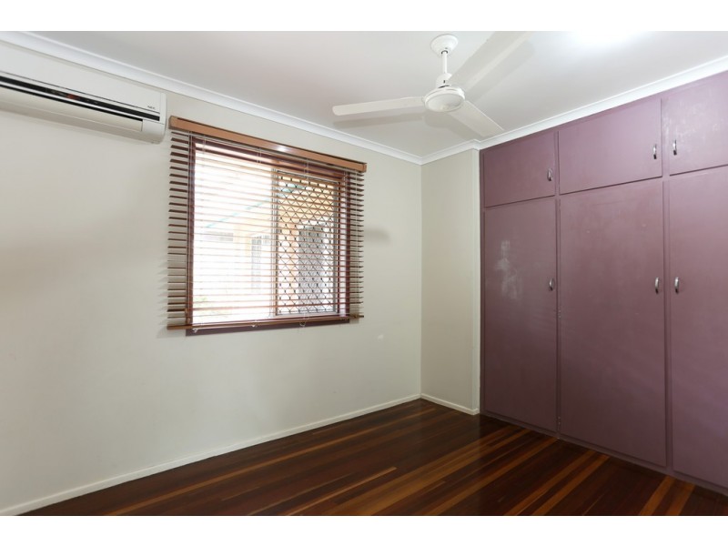 8 Adair Court, Rural View QLD 4740