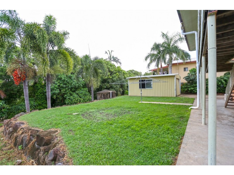 8 Adair Court, Rural View QLD 4740