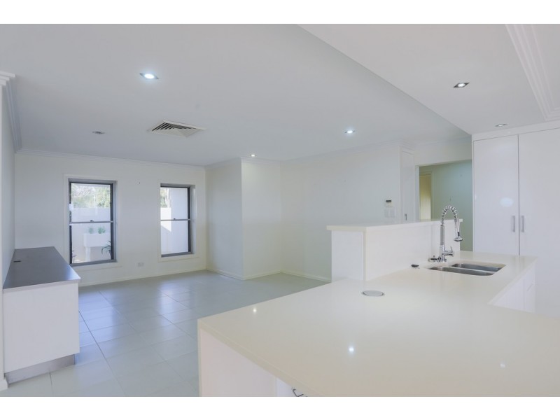 11 Bona Vista Drive, Mount Pleasant QLD 4740