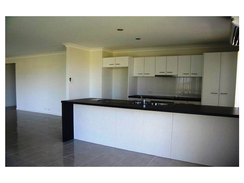 68 Dawson Boulevard, Rural View QLD 4740