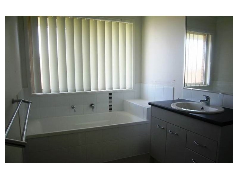 68 Dawson Boulevard, Rural View QLD 4740