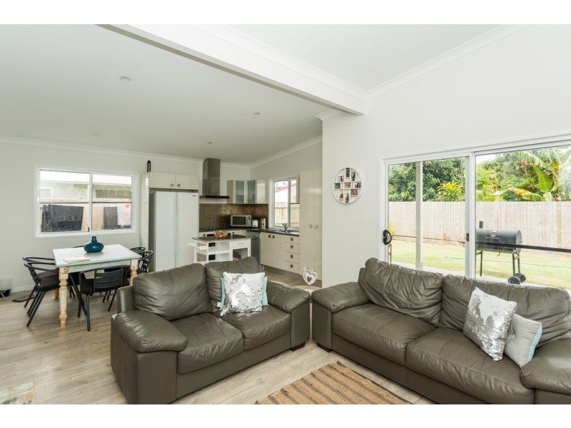 8 Jennifer Court, Bucasia QLD 4750