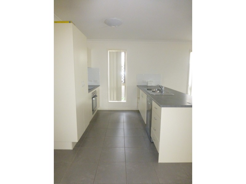 33 Trinity Parade, Blacks Beach QLD 4740