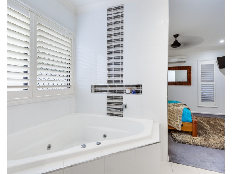 13 Reef Parade, East Mackay QLD 4740