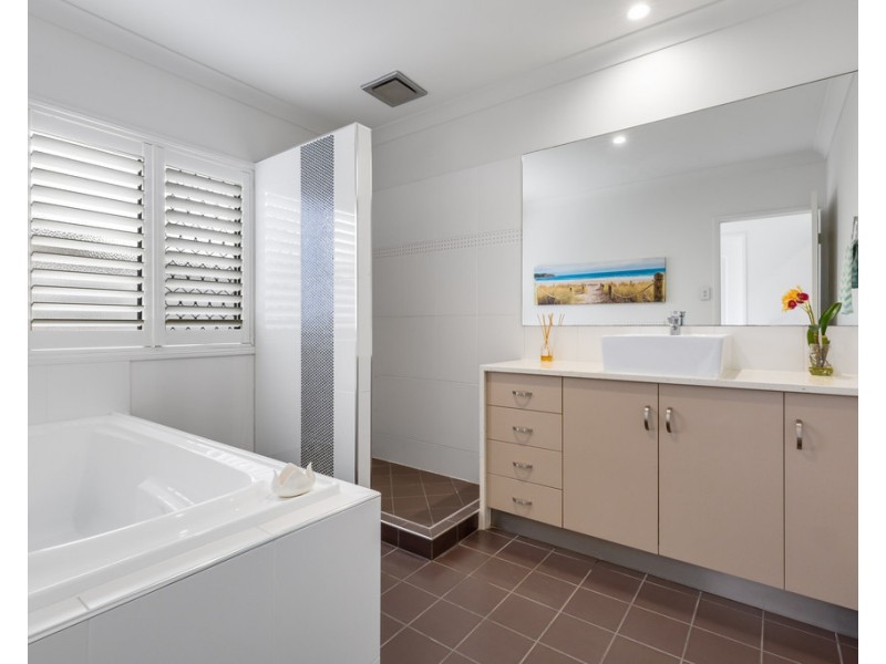 13 Reef Parade, East Mackay QLD 4740