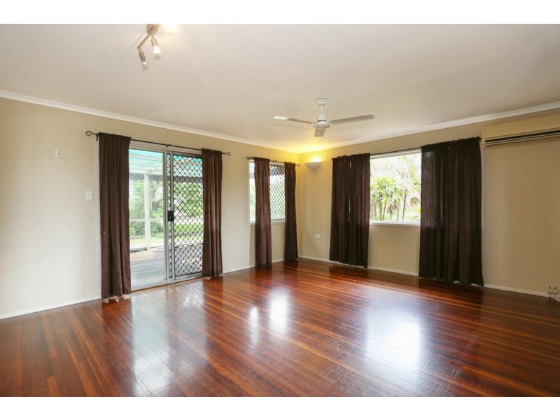 8 Adair Court, Rural View QLD 4740