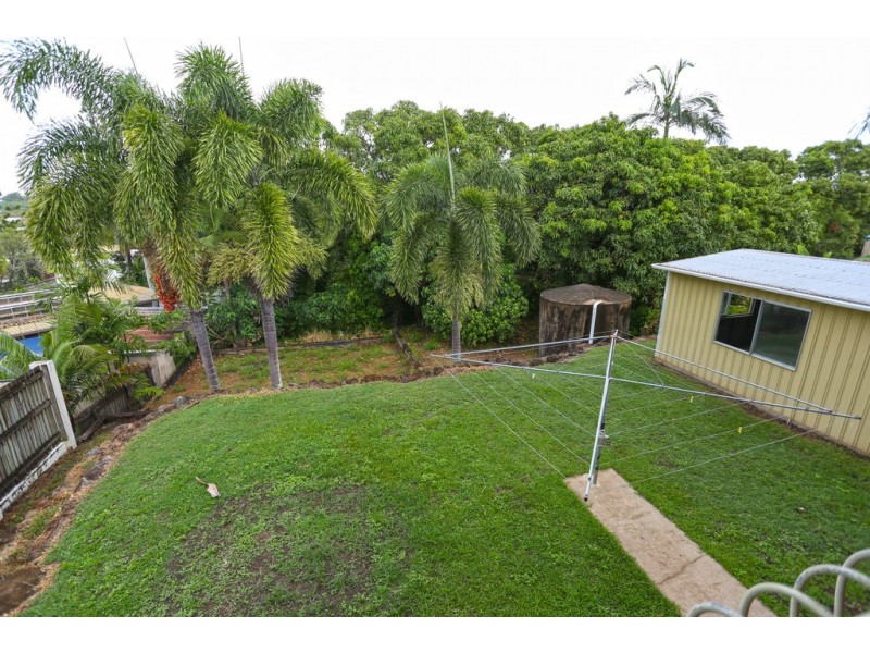8 Adair Court, Rural View QLD 4740