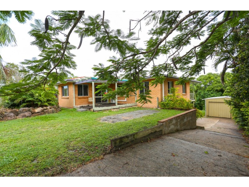 8 Adair Court, Rural View QLD 4740