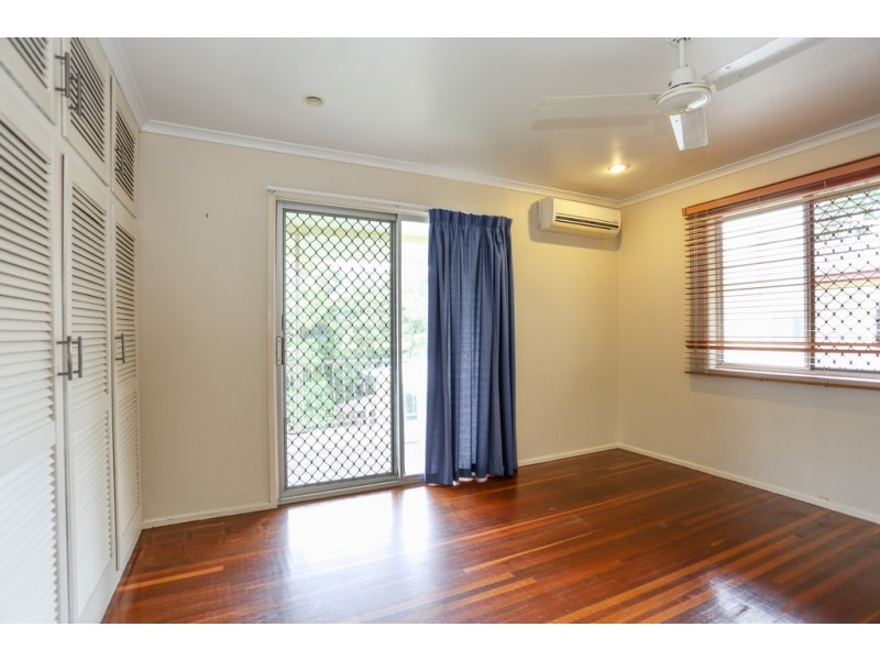 8 Adair Court, Rural View QLD 4740