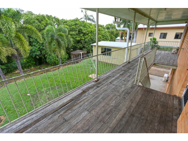 8 Adair Court, Rural View QLD 4740