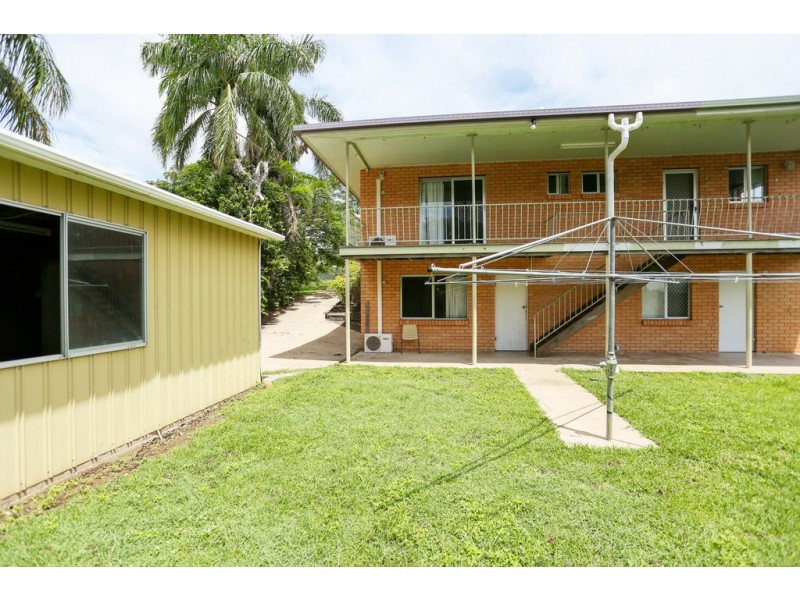 8 Adair Court, Rural View QLD 4740