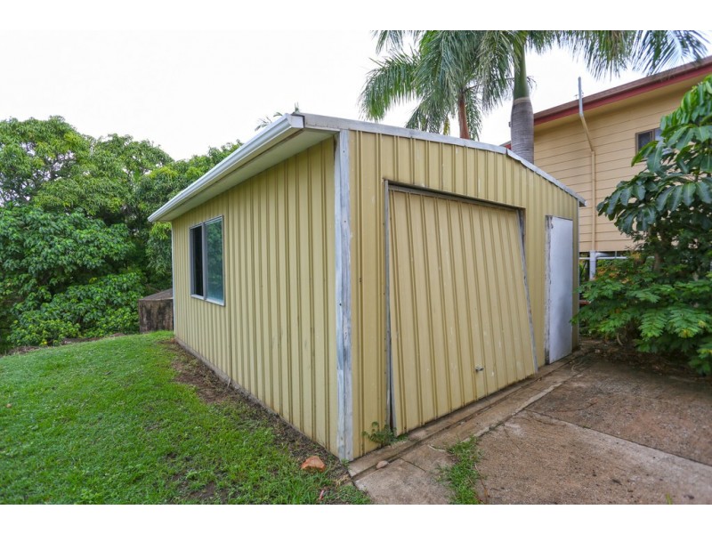8 Adair Court, Rural View QLD 4740