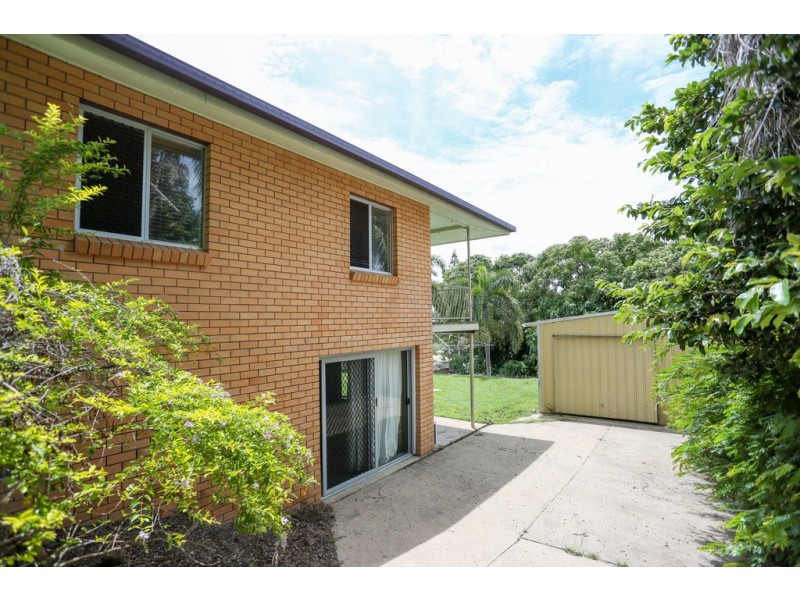 8 Adair Court, Rural View QLD 4740