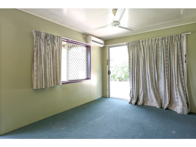 8 Adair Court, Rural View QLD 4740