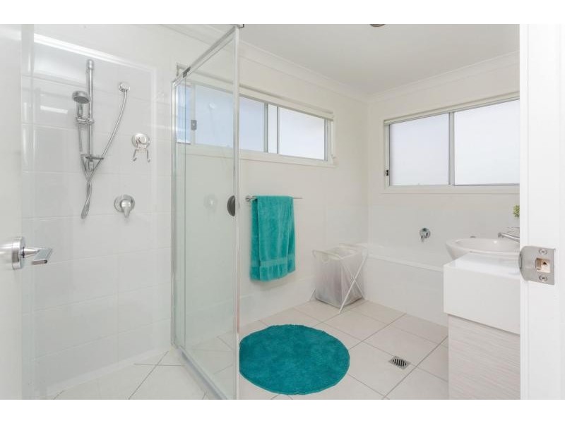 23 Hinze Circuit, Rural View QLD 4740