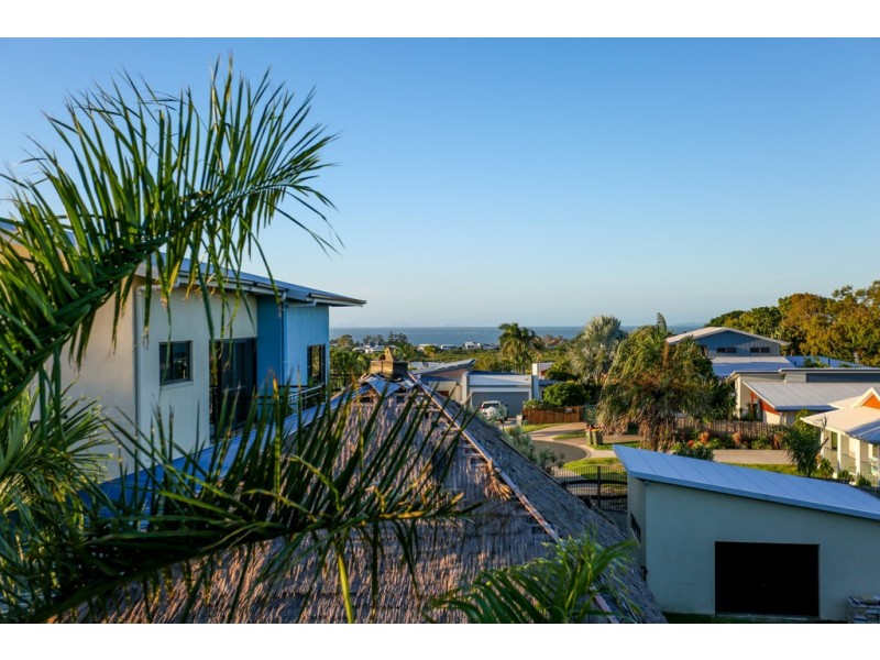 11 Coral Ridge Drive, Eimeo QLD 4740