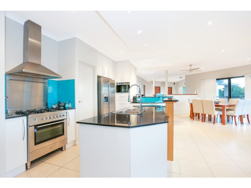 11 Coral Ridge Drive, Eimeo QLD 4740