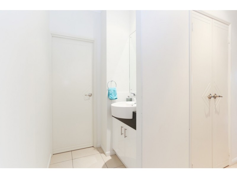 11 Coral Ridge Drive, Eimeo QLD 4740