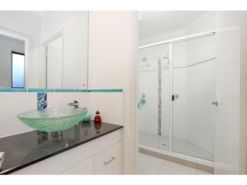 11 Coral Ridge Drive, Eimeo QLD 4740