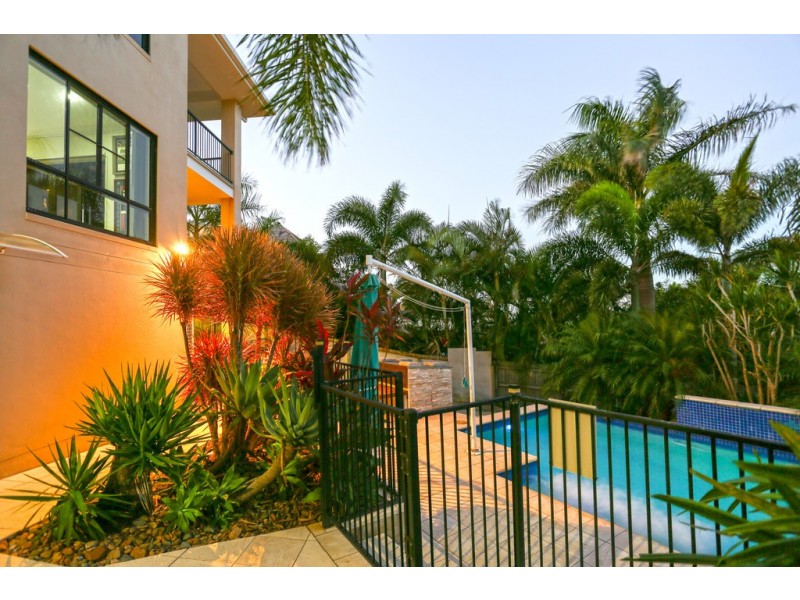 11 Coral Ridge Drive, Eimeo QLD 4740