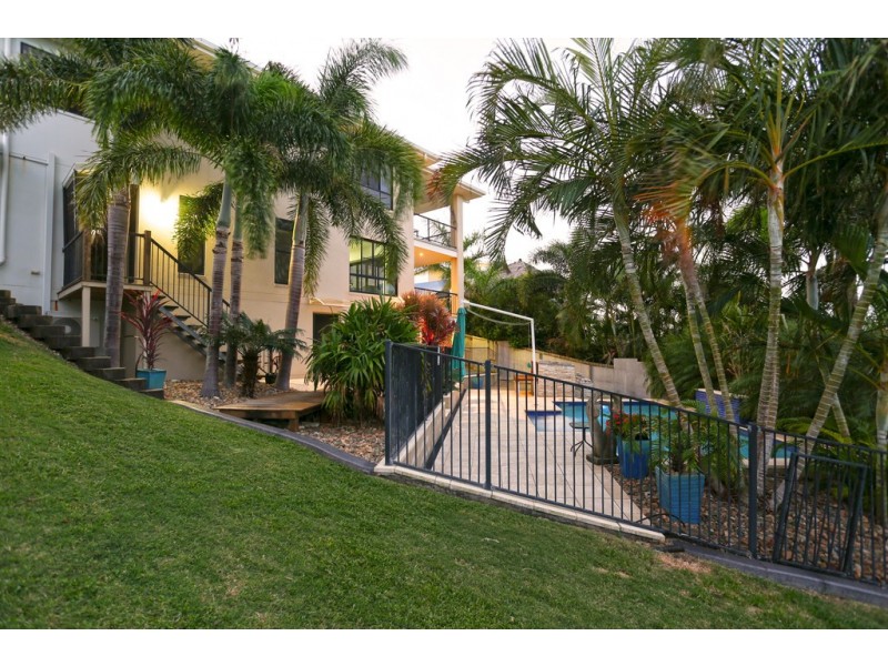 11 Coral Ridge Drive, Eimeo QLD 4740