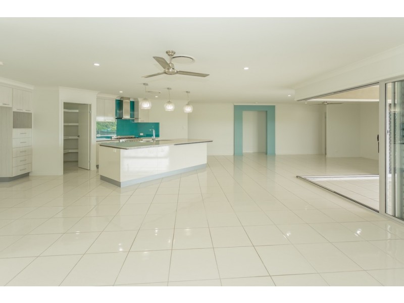 16 Kerrisdale Crescent, Beaconsfield QLD 4740