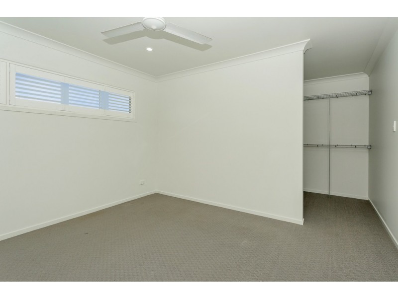 16 Kerrisdale Crescent, Beaconsfield QLD 4740