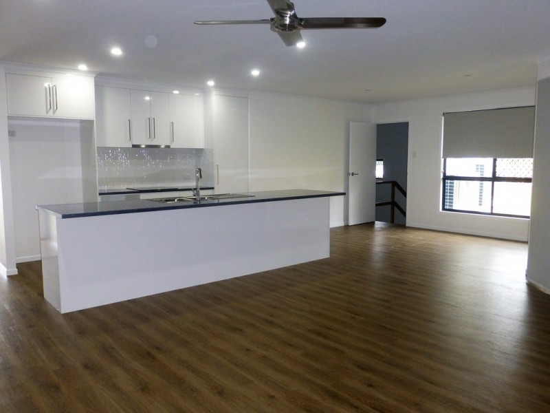 13 Bonney Street, Rural View QLD 4740