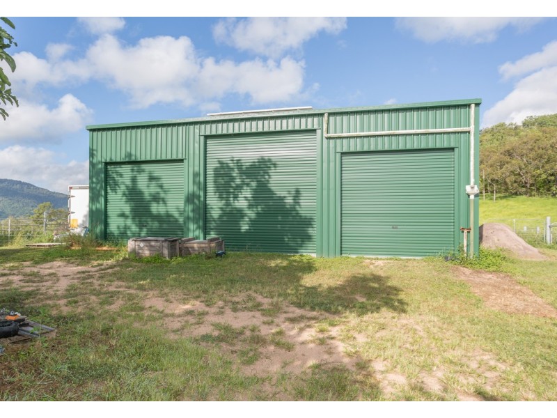 289 West Plane Creek Road, Sarina QLD 4737