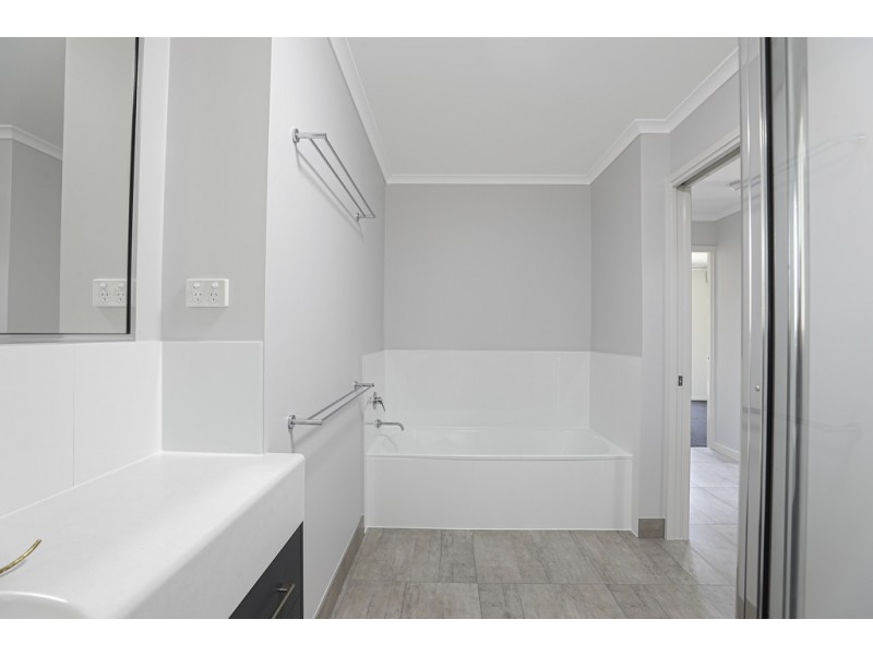 10 Pacific Drive, Blacks Beach QLD 4740