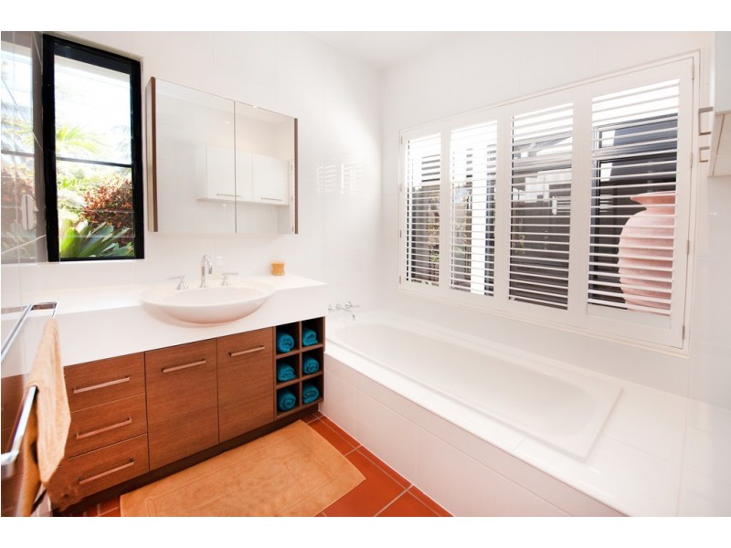 54 Admiral Drive, Dolphin Heads QLD 4740