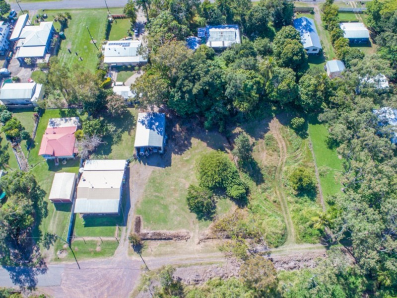 18 Maralyn Avenue, Grasstree Beach QLD 4740