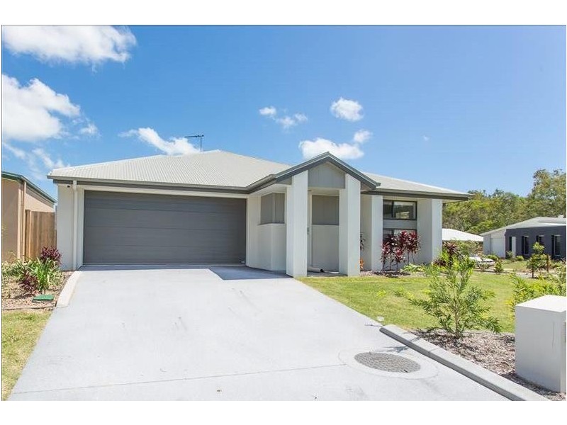 2/1 Holloways Court, Blacks Beach QLD 4740