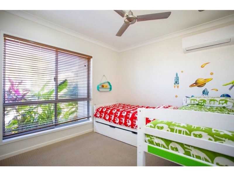 8 McIlwraith Way, Rural View QLD 4740