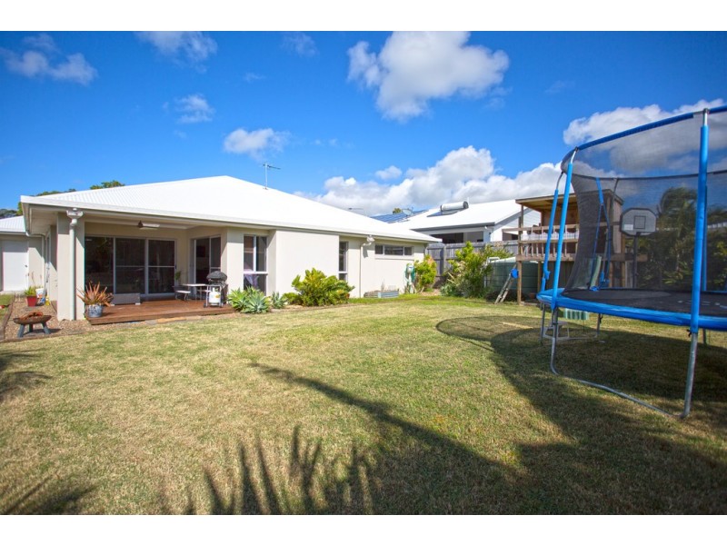 8 McIlwraith Way, Rural View QLD 4740