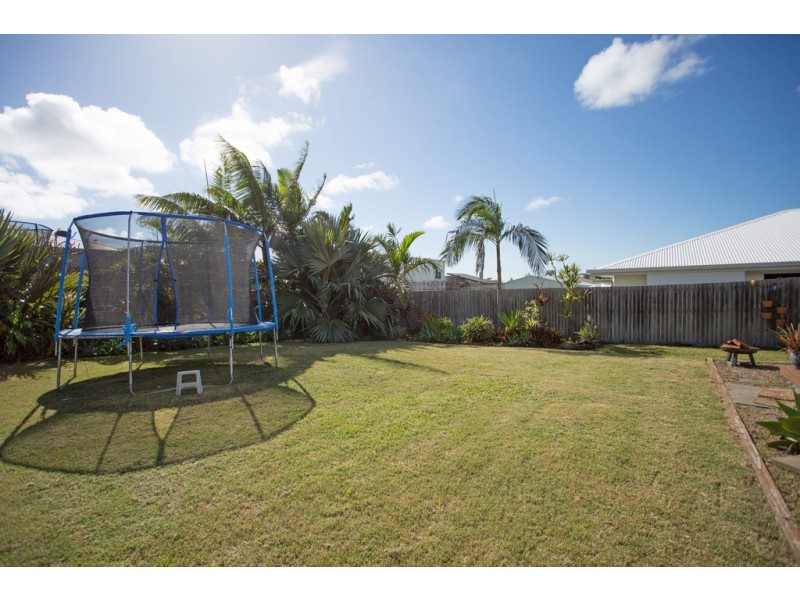 8 McIlwraith Way, Rural View QLD 4740