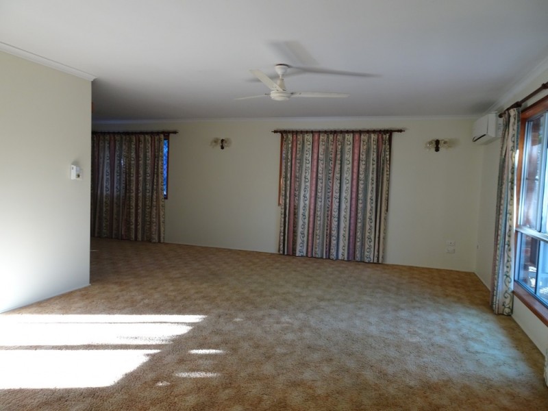 8 Outlook Crescent, Mount Pleasant QLD 4740