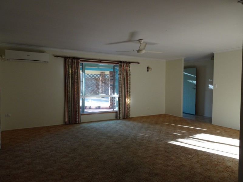 8 Outlook Crescent, Mount Pleasant QLD 4740
