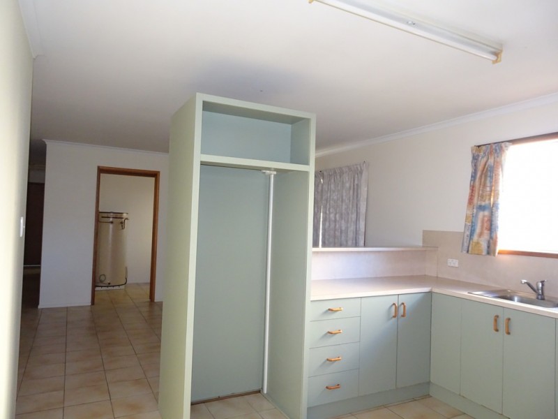 8 Outlook Crescent, Mount Pleasant QLD 4740