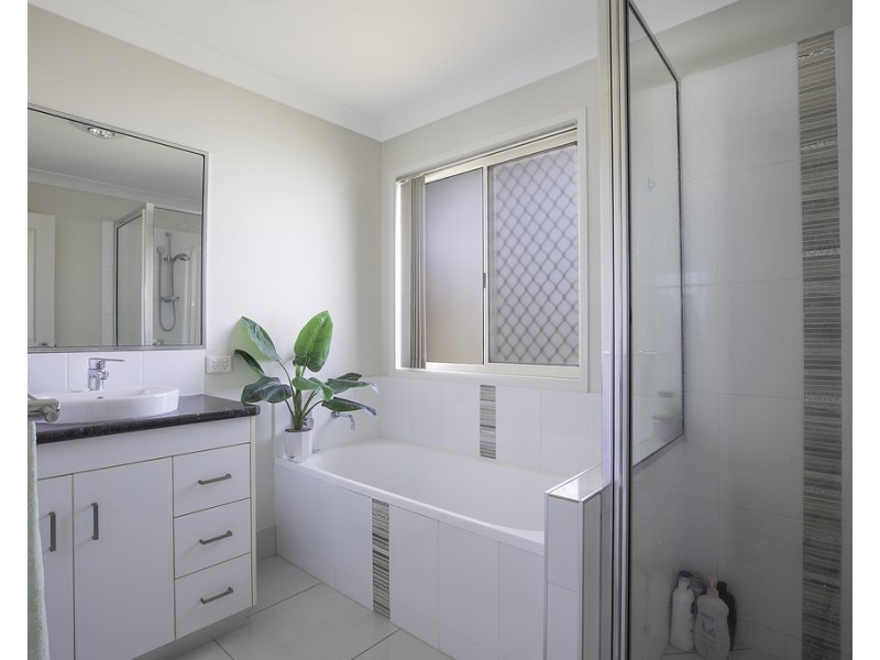 11 Highcrest Court, Bucasia QLD 4750