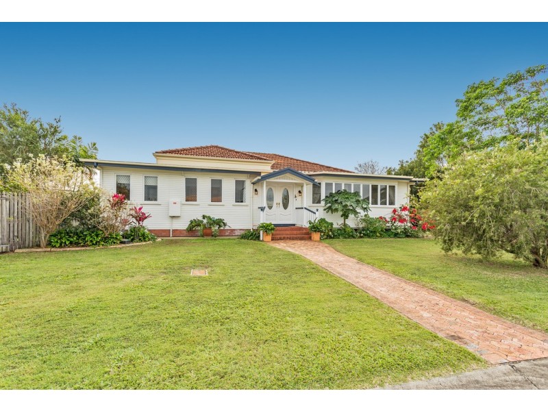 2 Kiwi Court, Ooralea QLD 4740