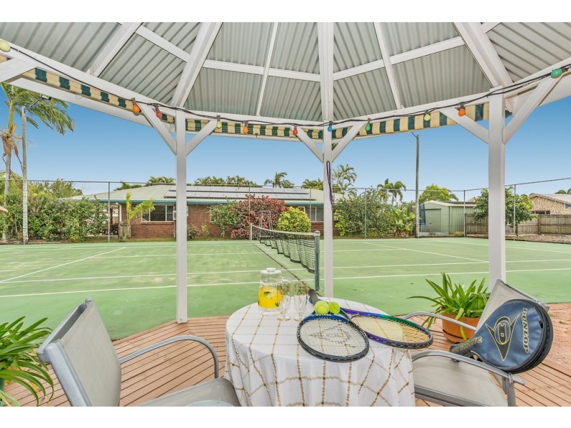 2 Kiwi Court, Ooralea QLD 4740